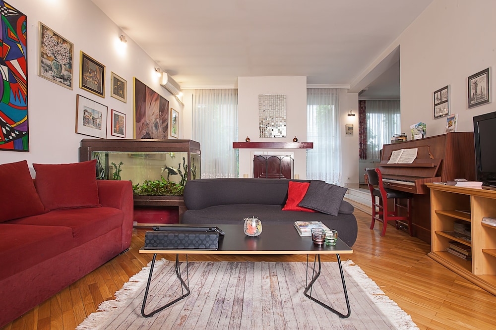 Urban Serviced Apartments