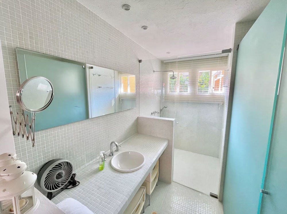 by Calamari Homes - Edificio Centenario