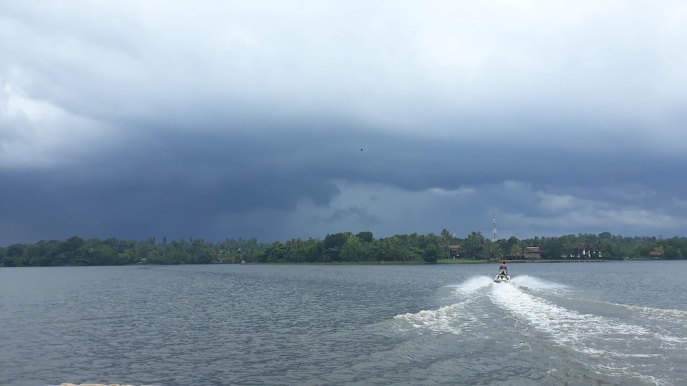 Houseboats By DAE Colombo