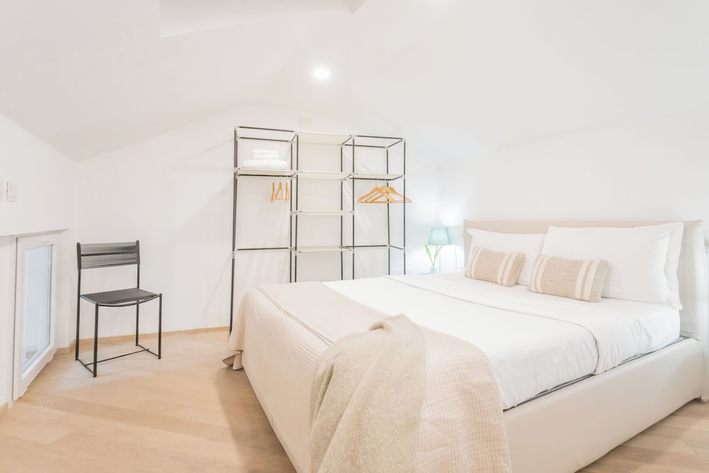 Borsieri Como Apartments with Parking by Rent all Como