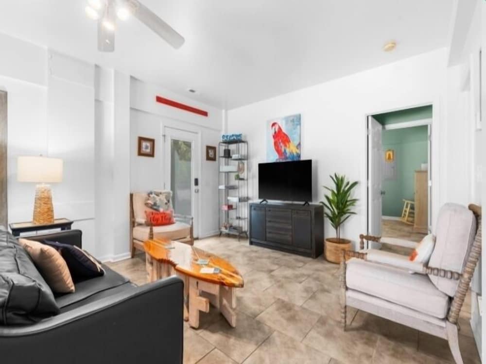Atlantis Blue - Relaxing Beach Getaway Home Directly Across The Street From Beach Access! 5 Bedroom Home by RedAwning