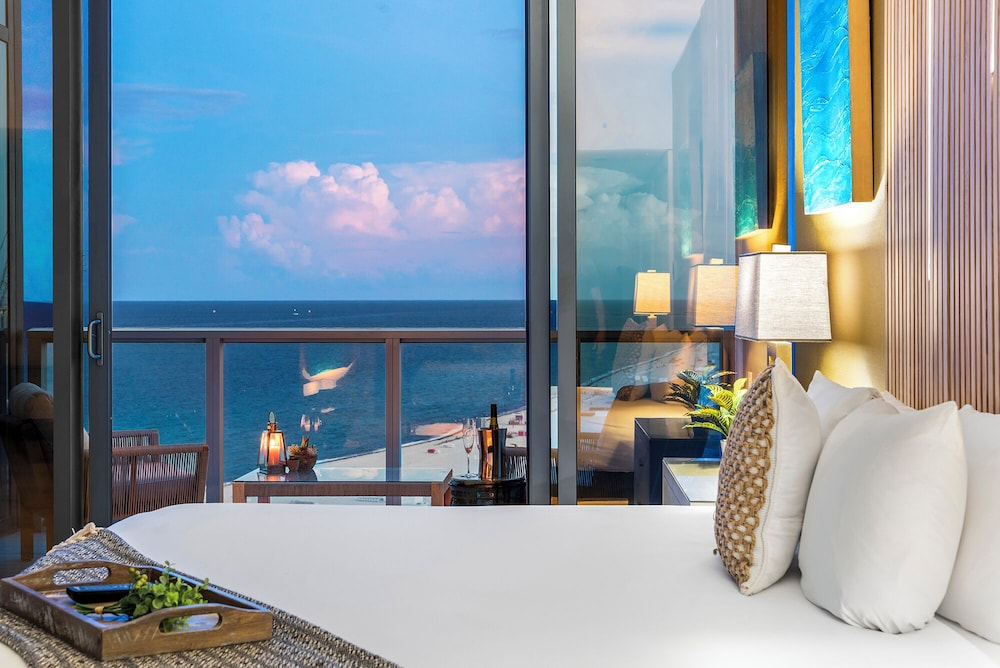 Luxury Vacation Rentals in South Beach by LRMB