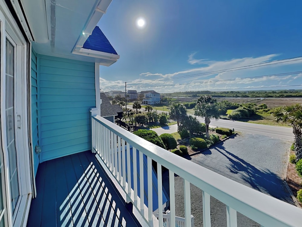 Blue Me A Wave by Topsail Realty