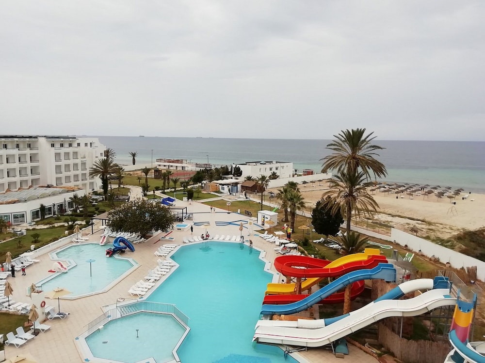 Hotel Chiraz Club - Families Only - Image 1