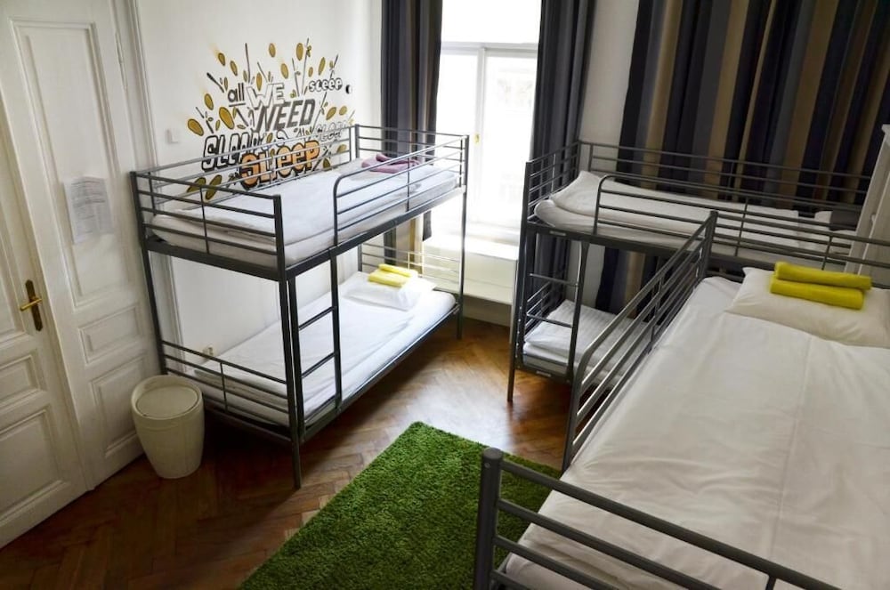 The Republic Garden - Hostel