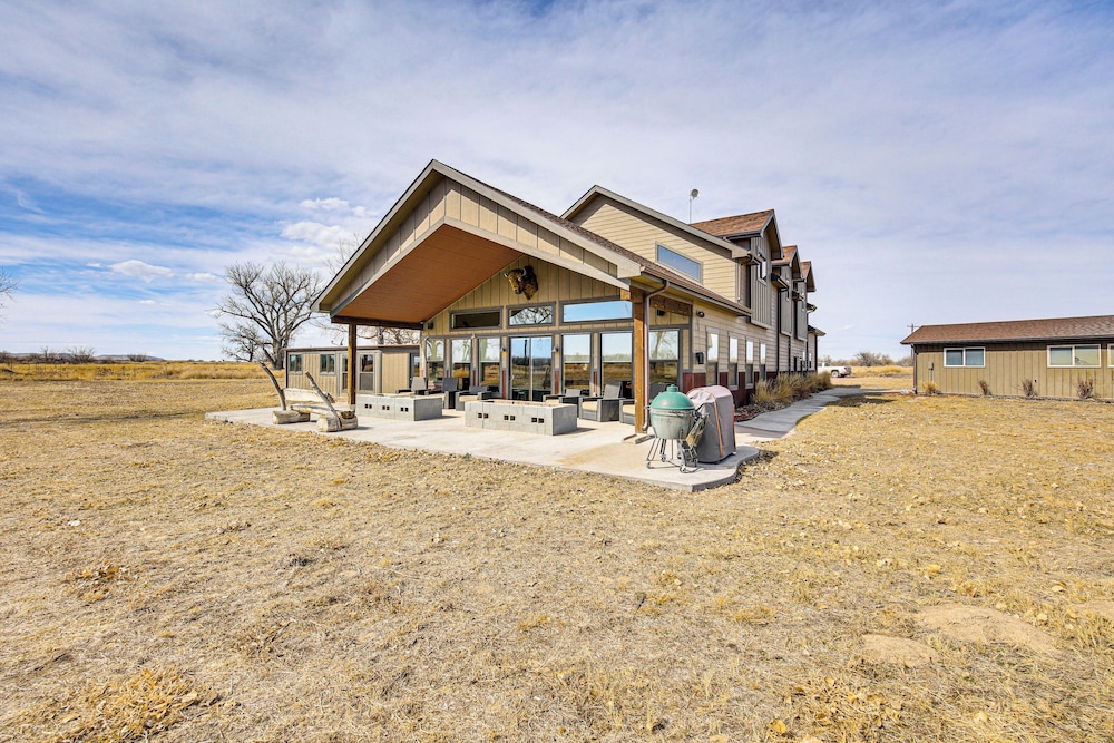 Riverside Retreat in Bridgeport w/ Game Room!