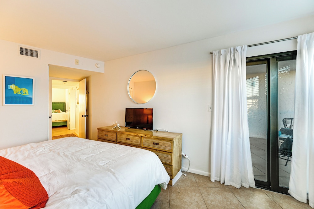 Oceanside Marco Island Retreat: Pool & Tennis!