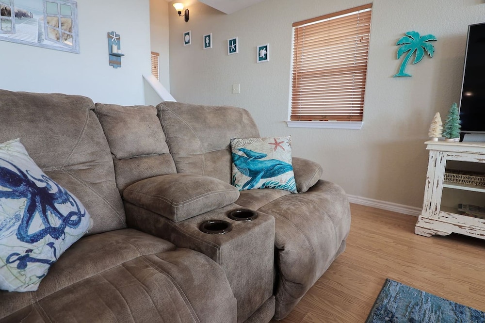 Superb Home With Private Walkover to Beach