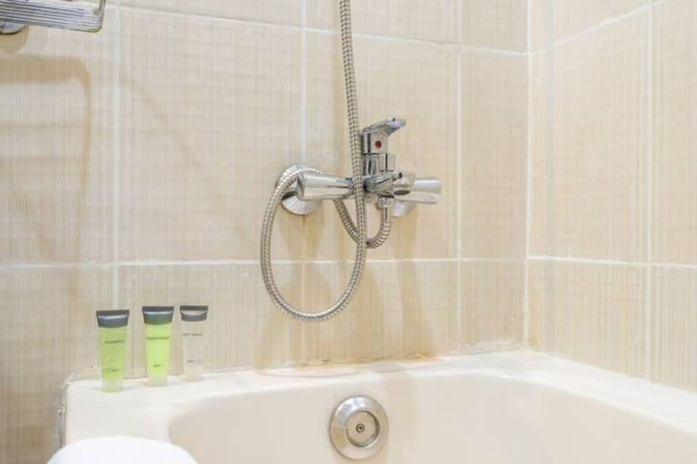 Calm Studio Apartment Right by the Golf Courses in Sports City