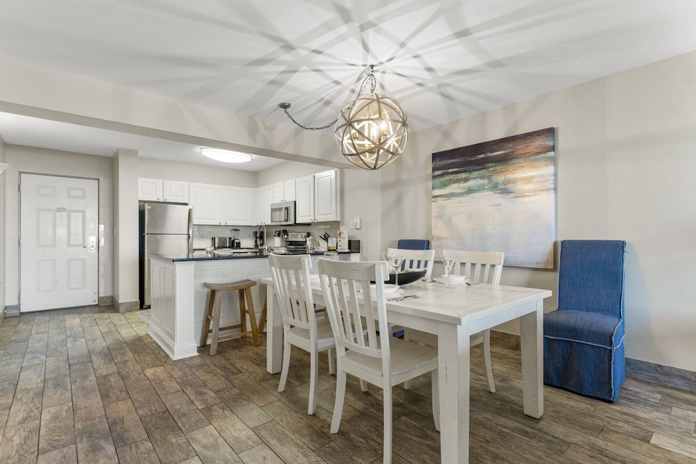 Pelican Beach Resort by Panhandle Getaways
