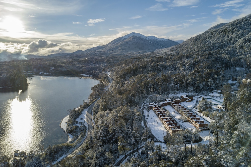 Hotel Bahía Montaña - Image 1