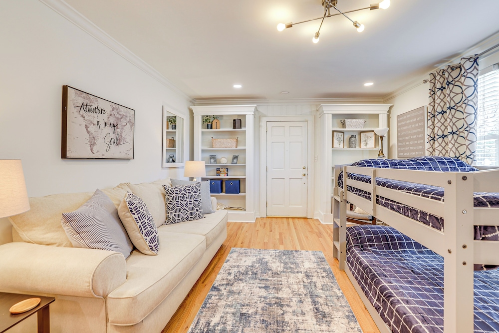 3 Mi to Dtwn Greer: Mountain-view Home!