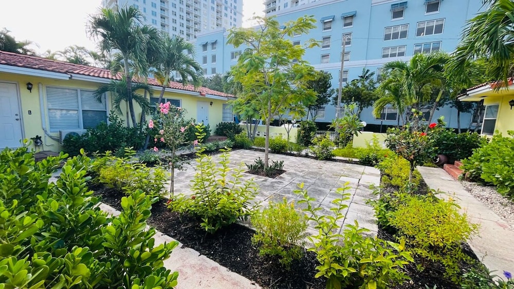 Quiet Miami Oasis Fast Wi-fi Free Parking