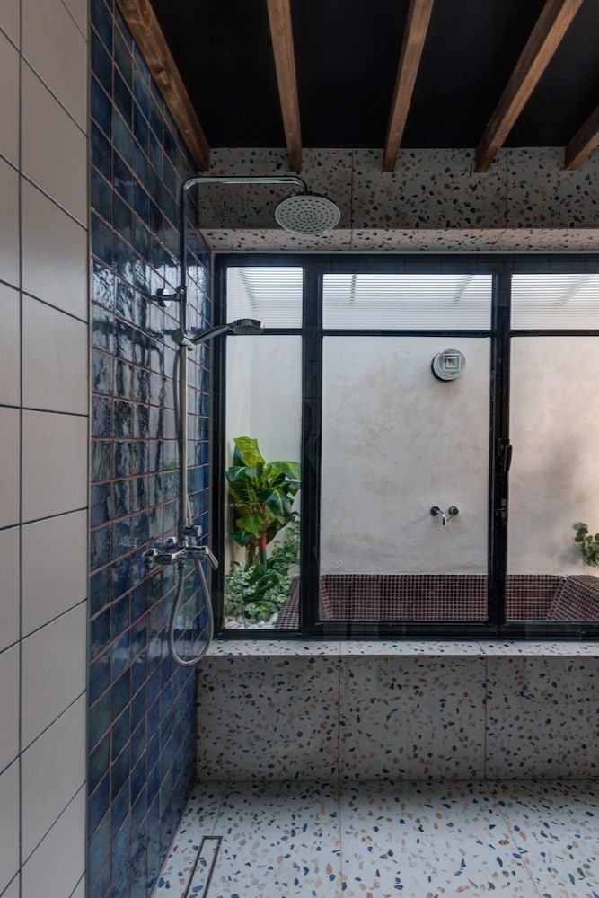 Exquisite Apartment With Patio