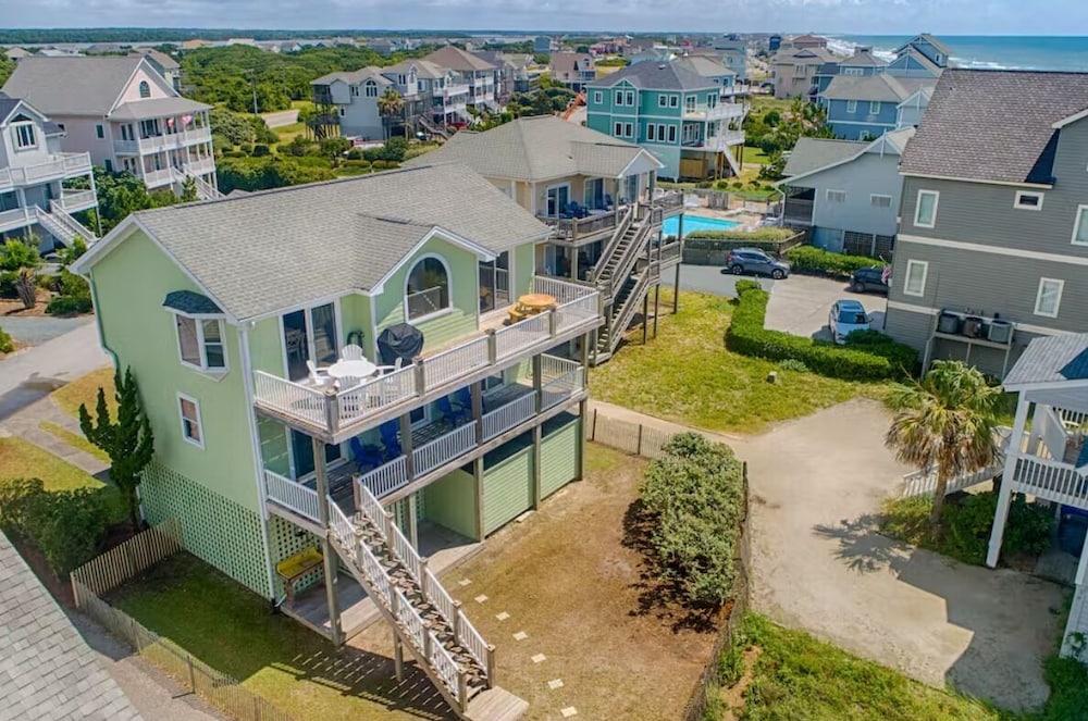 Sea La Vie (North Topsail) by Topsail Realty