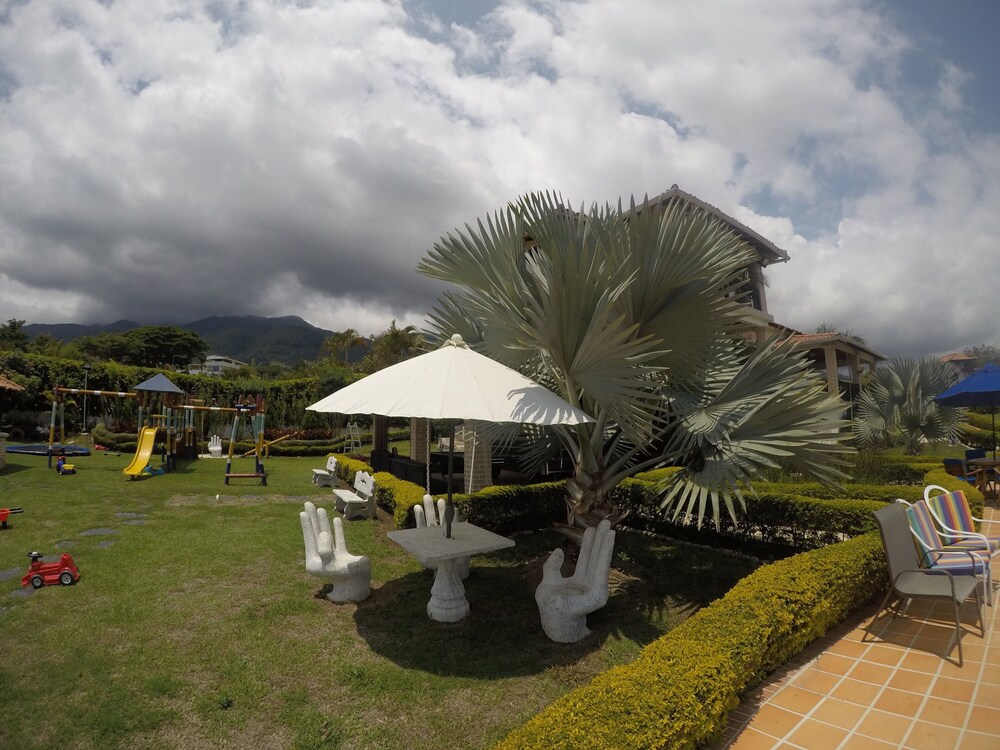 Mansion del Lago Calima - Property Image 9