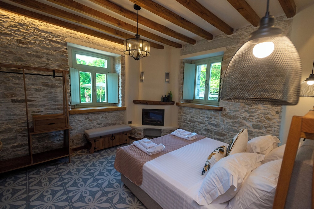 Nostos Country House