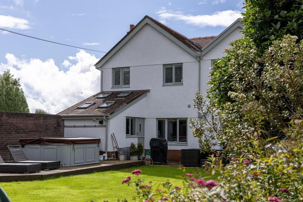 Seaview House - 5 Bedroom - Southgate
