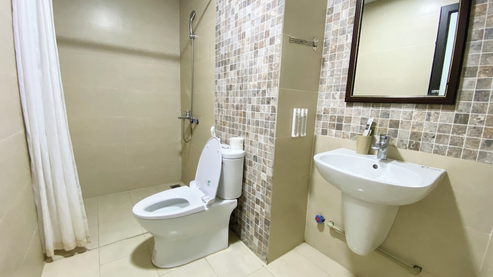 Era Apartment Lac Long Quan