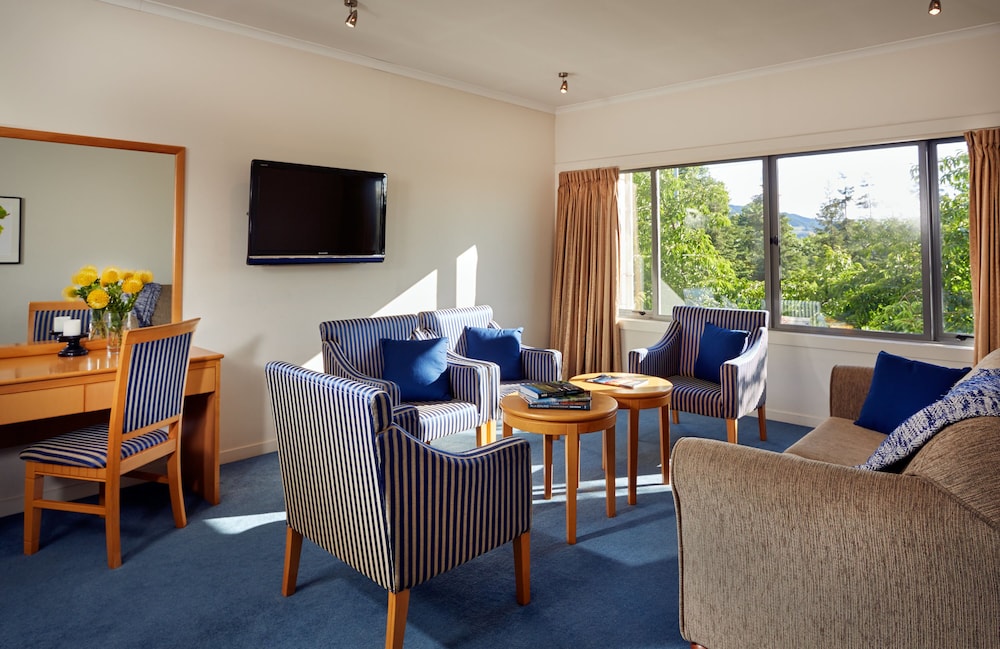 Saxton Lodge