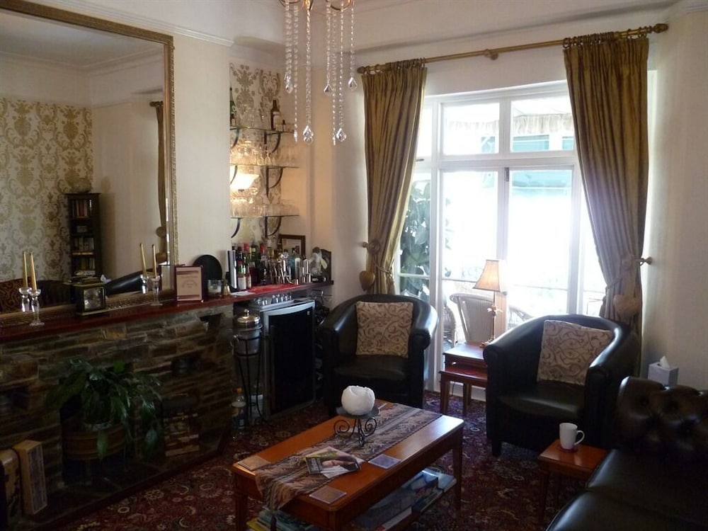 Looe Vacations - Dolphin Guest House - Property Image 11