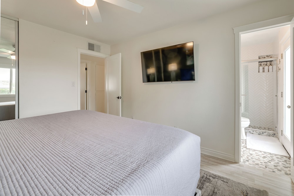 3 Mi to Old Town: Modern Oasis in Scottsdale!