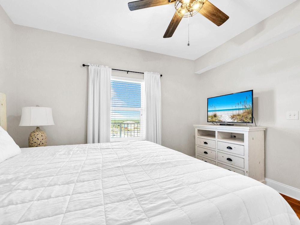 Laketown Wharf 1213