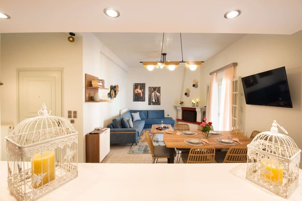 Dolce Favola Nomad Casa - Kalamata s City Getaway