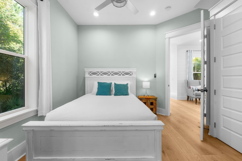 30A Beach House - Under the Palms
