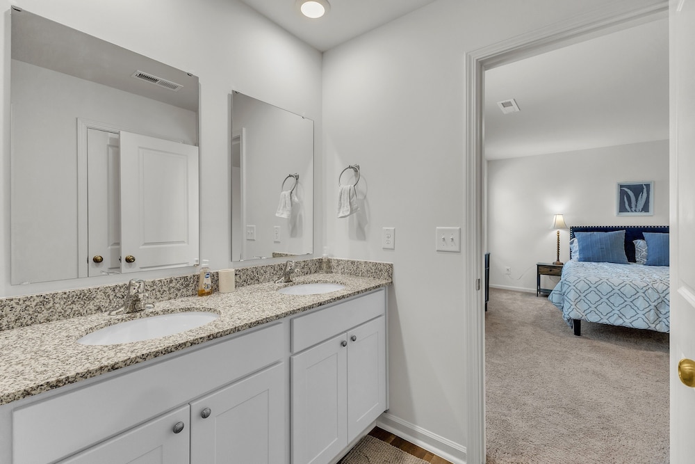 Quiet Retreat Perfect for Families 5 Bedroom Home