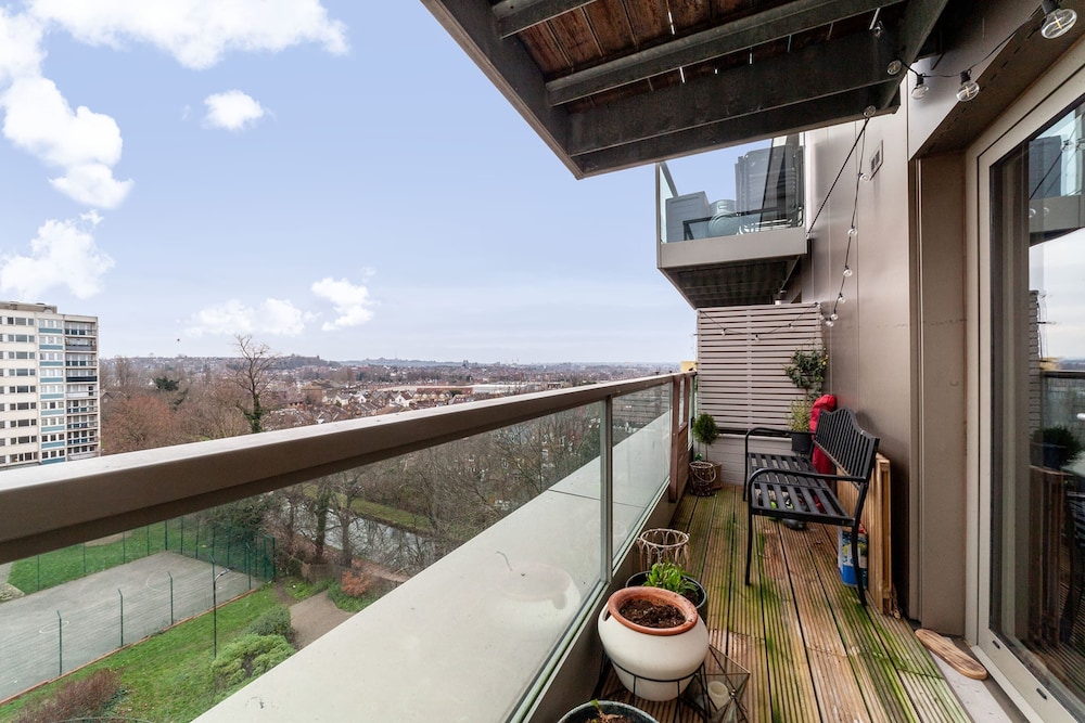 balcony