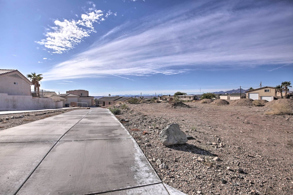 3 Mi to Beach & Boat Launch: Lake Havasu Home!