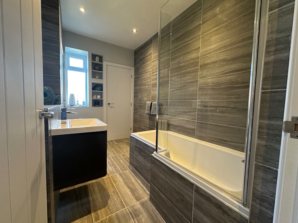 Stylish, Contemporary Home in Earl Shilton