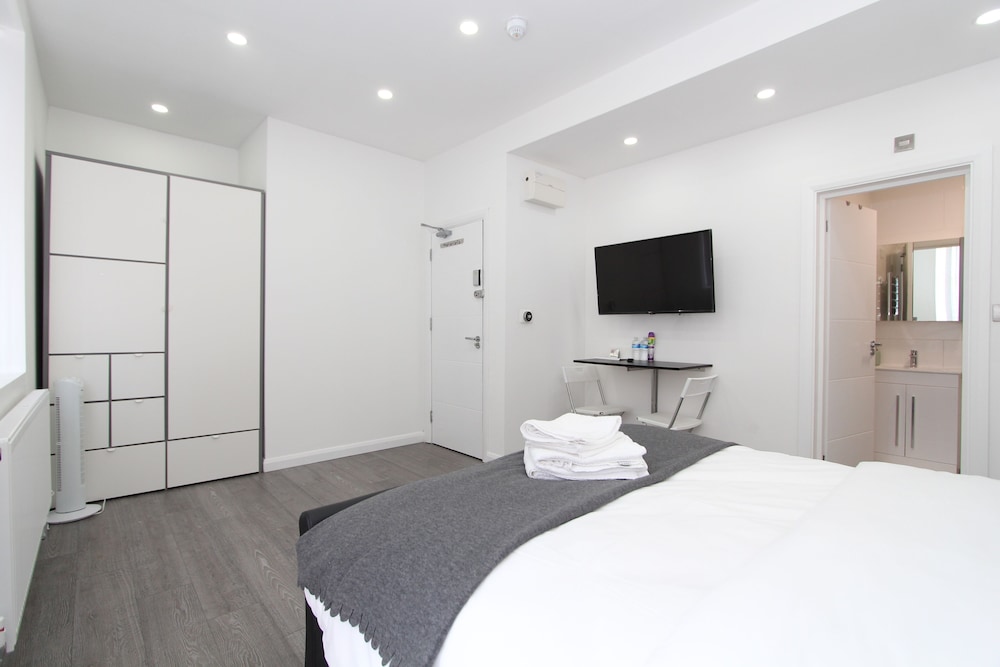 BlueGreen Suites