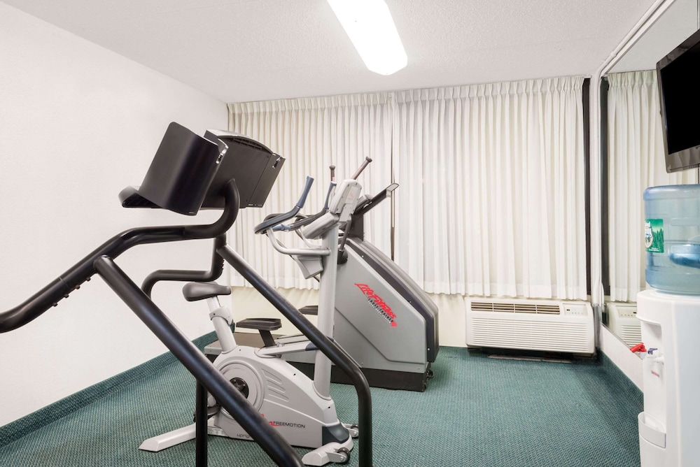 Watertown Vacations - Ramada by Wyndham Watertown/Thousand Islands NY - Property Image 10