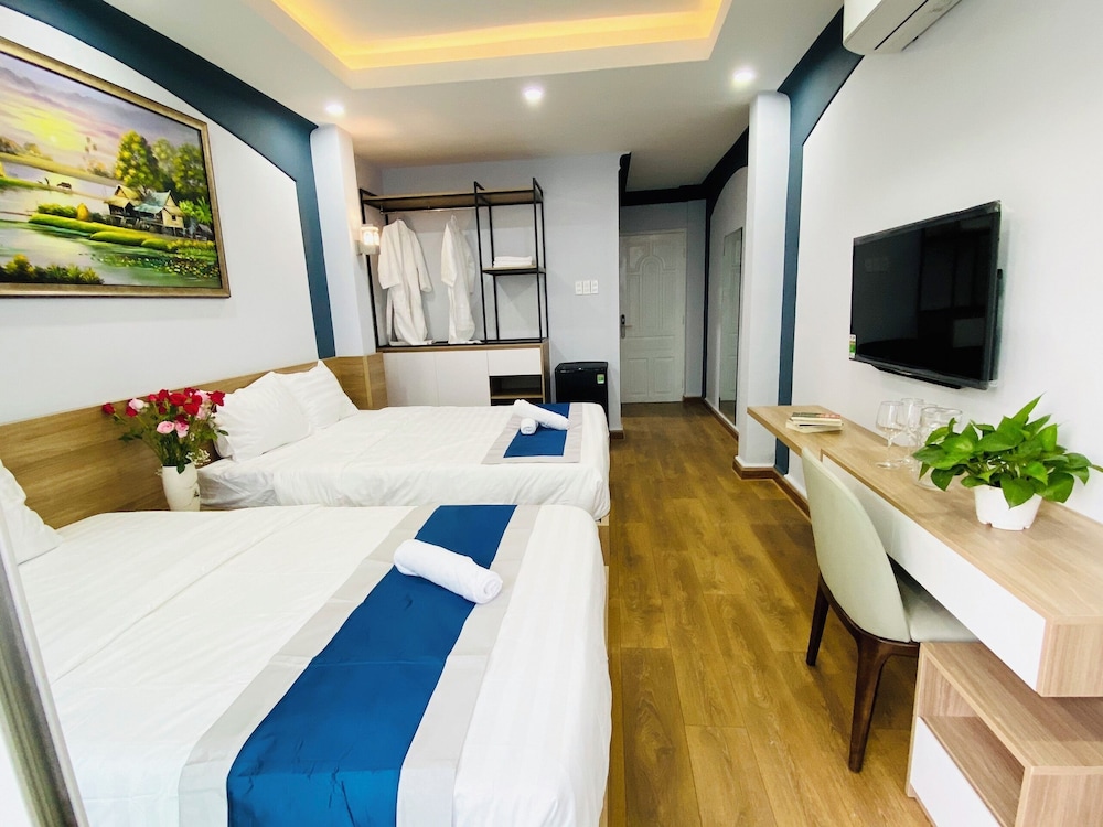 Home Away Do Quang Dau