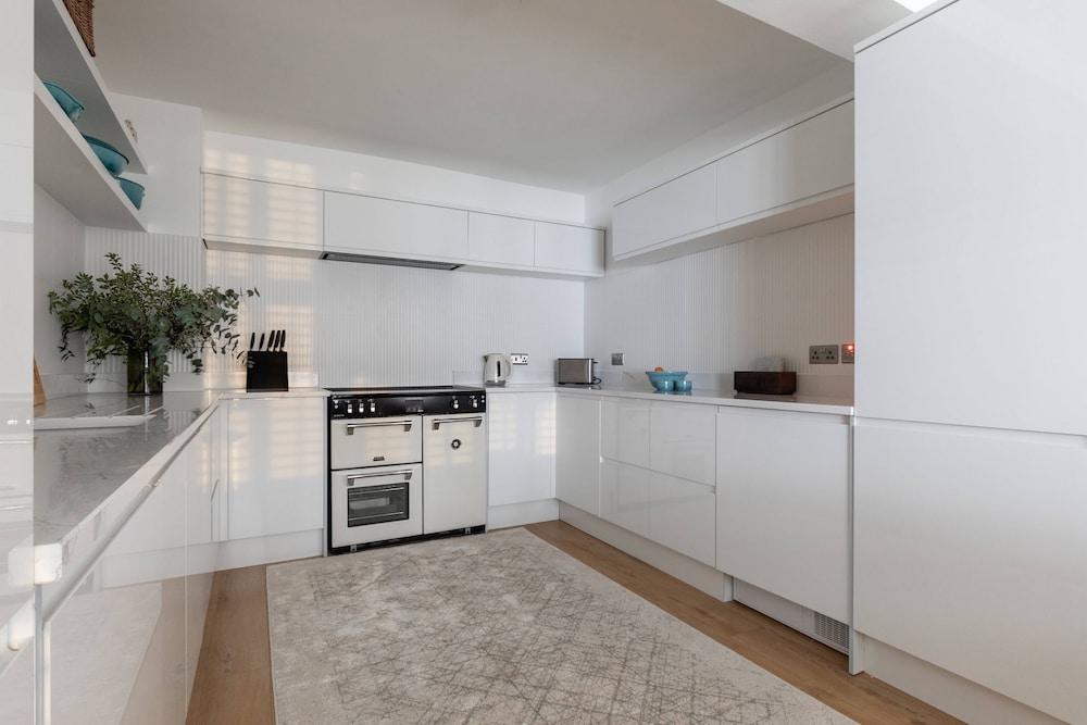 Canning Place Mews by Onefinestay