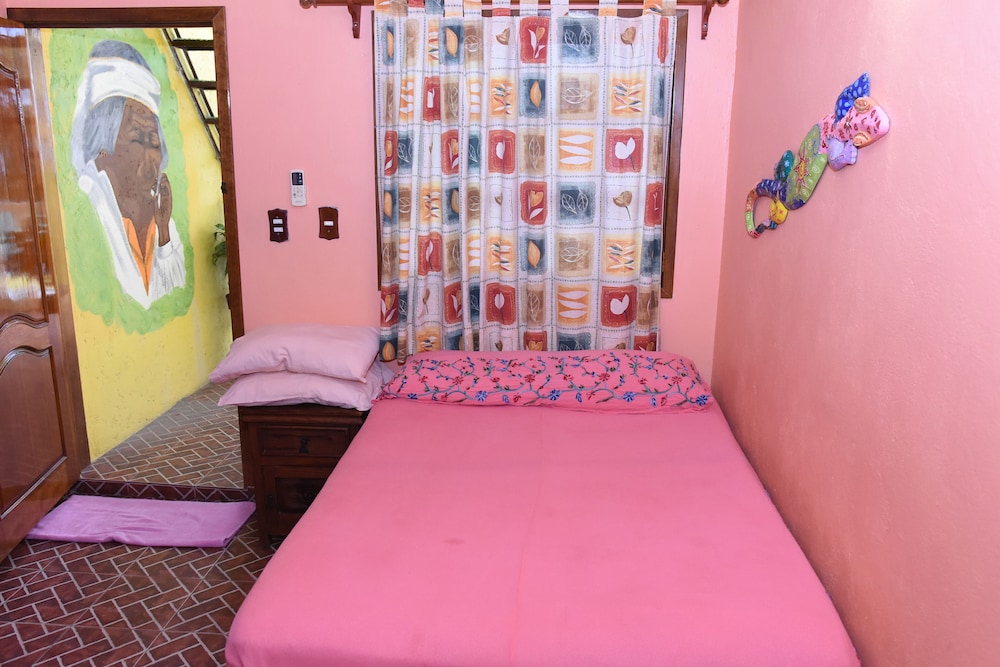 Room in B&B - Cancun Guest House 1