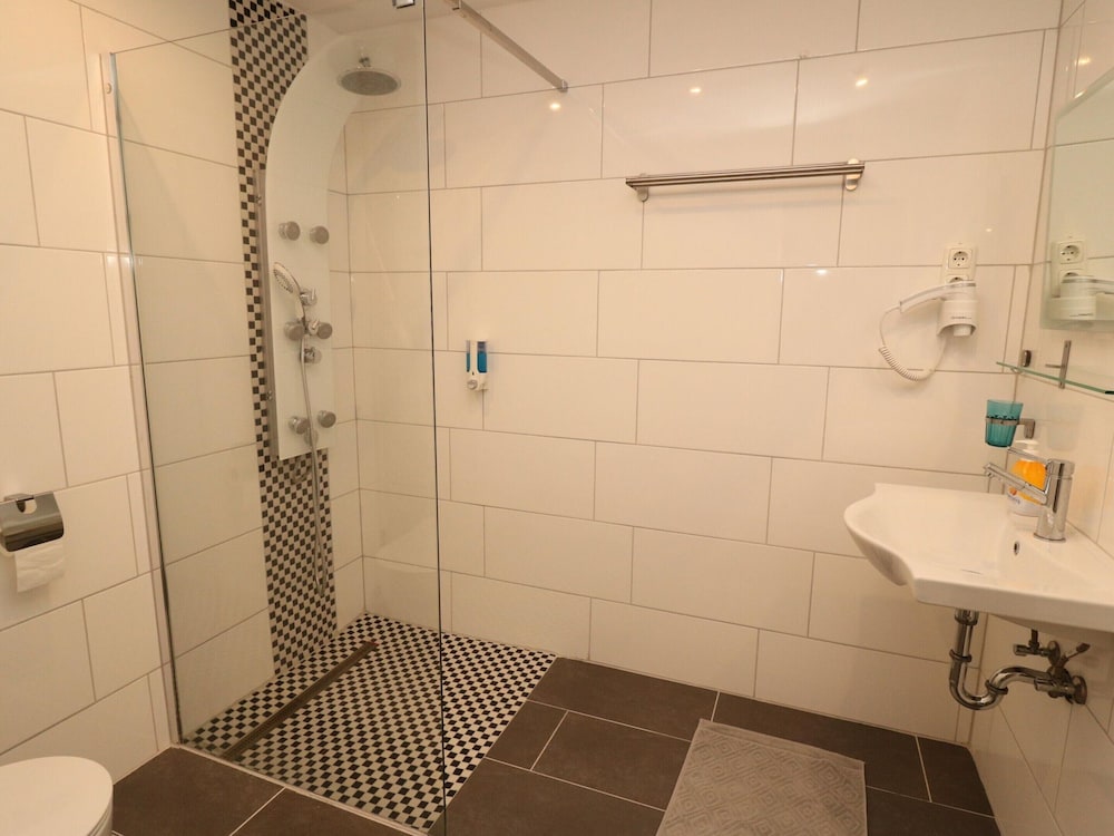 Apartment in Essen With Balcony & Garden