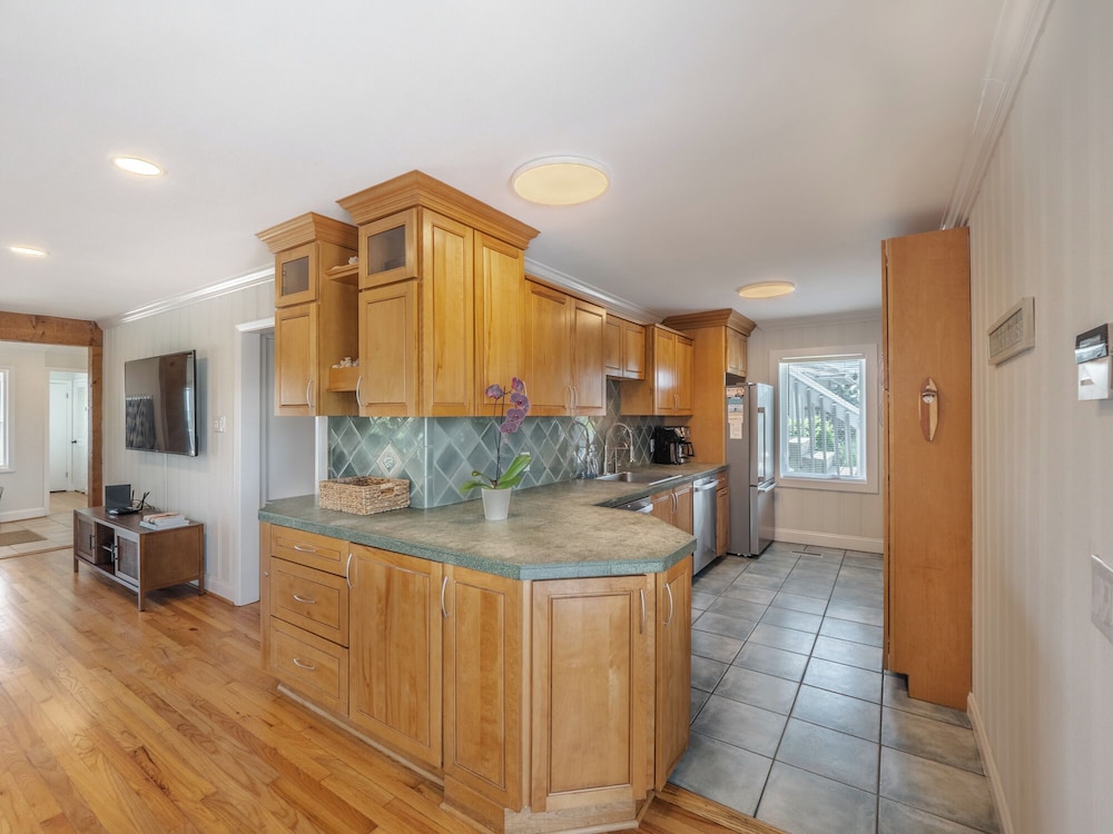 Surfside Cottage by Topsail Realty