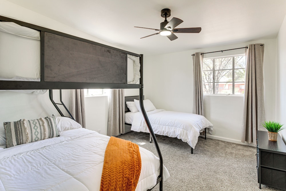 2 Mi to Trail Dust Town: Home w/ Large Yard!