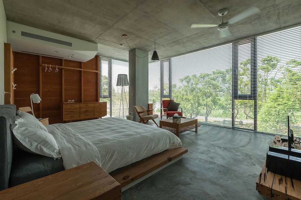 Juststay