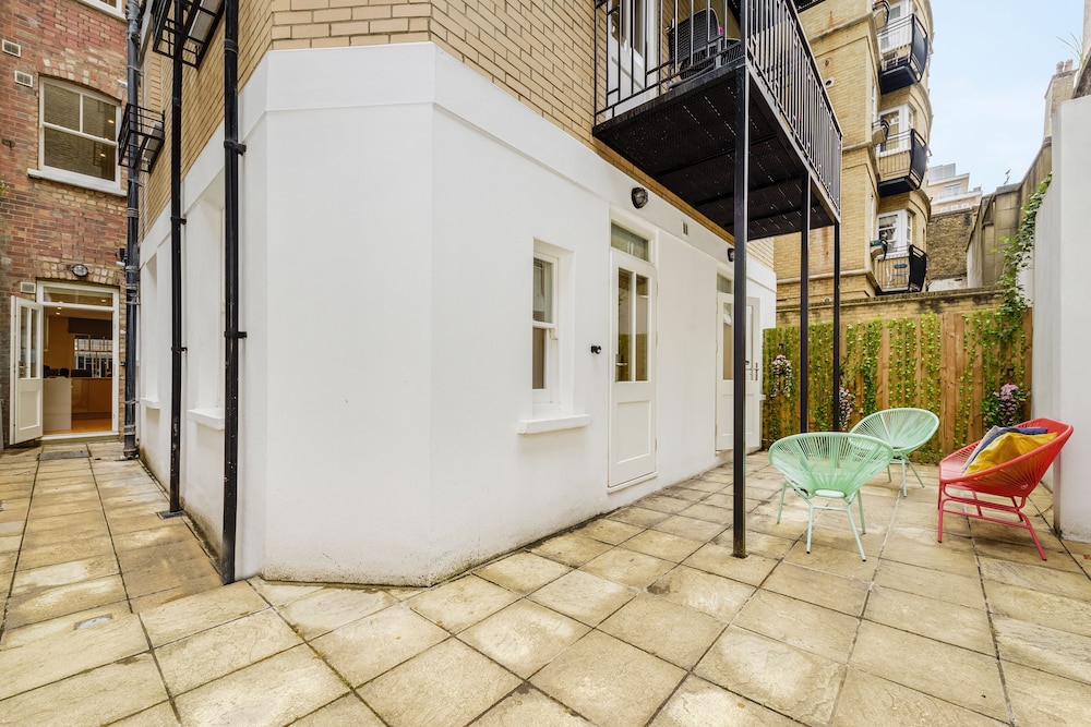 outdoor bbq area