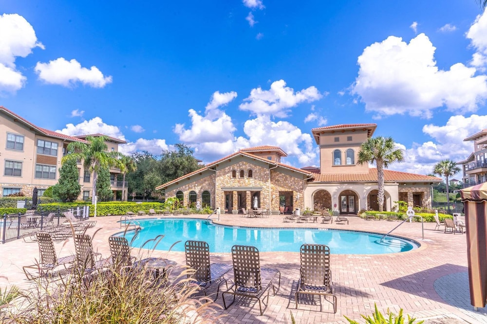 614 Bella Piazza