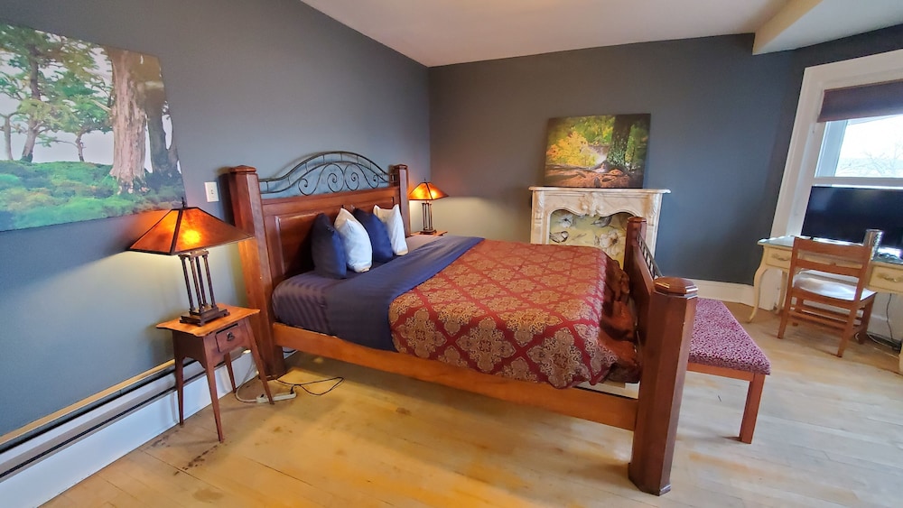 Mendota Lake House Inn