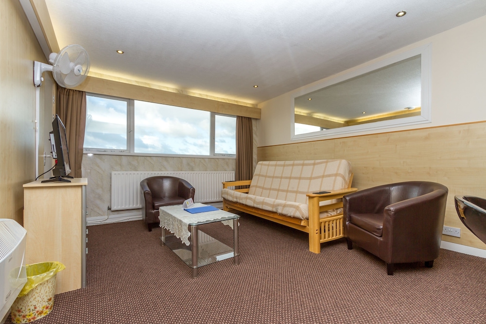 Lynton Apartments