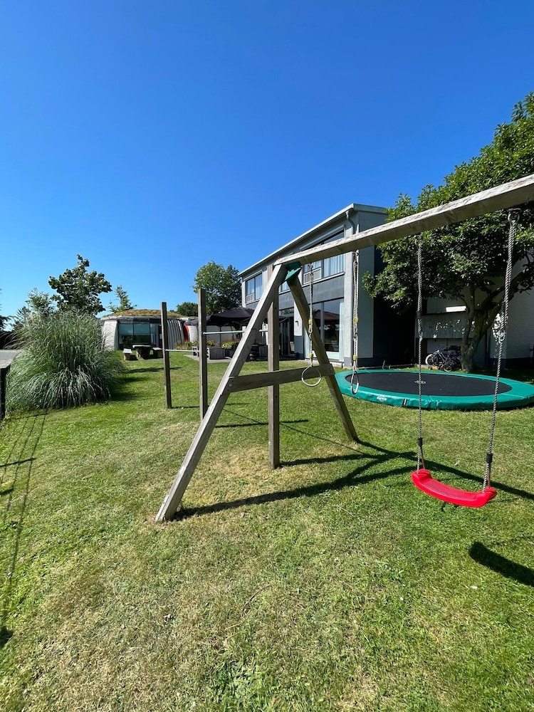 Villa Near Teuge Airport and Paleis 't Loo