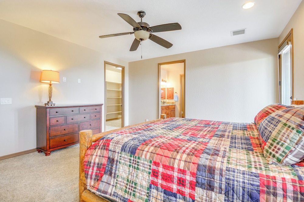 Winter Haven w/ Mtn Views in Prescott Valley