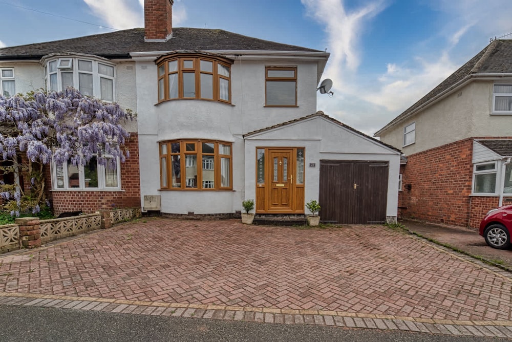 Host Stay Severn Swans House