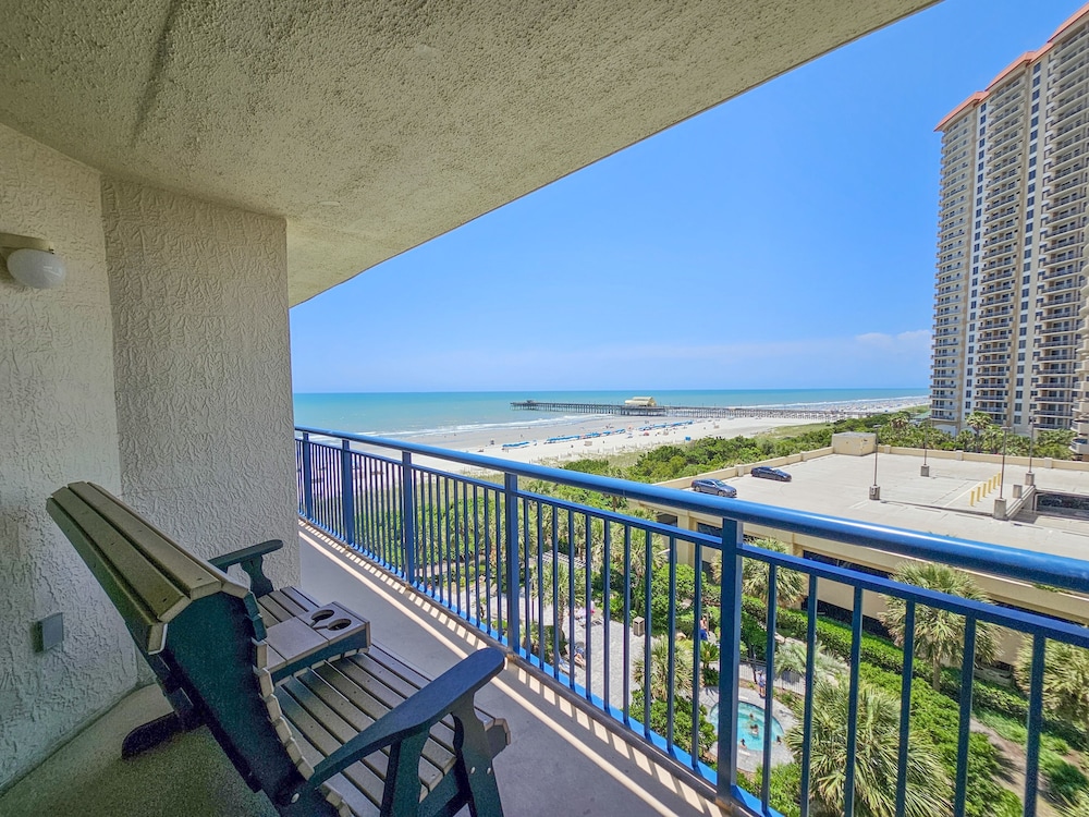 404bt, Ocean View Condo, Full Resort Amenities 2 Bedroom Condo